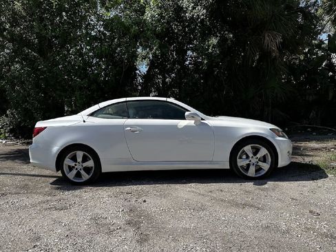 Used 2010 Lexus IS 350C image 2