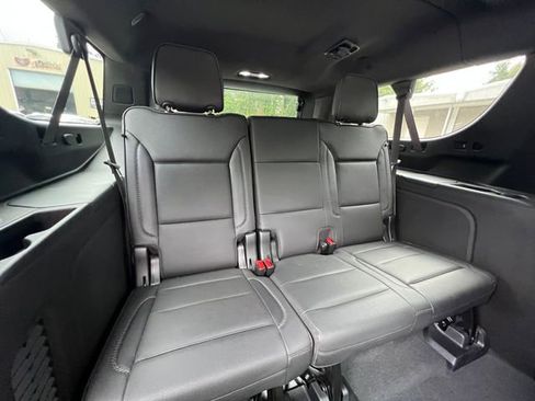 Used 2021 GMC Yukon XL Denali w/ Denali Premium Package image 37