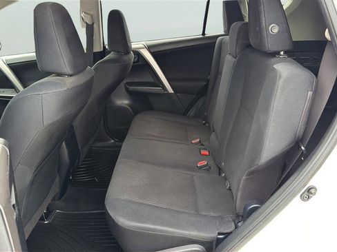 Used 2016 Toyota RAV4 LE AWD/4WD image 19