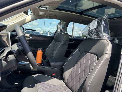 New 2025 Volkswagen Atlas SEL Premium R-Line image 12