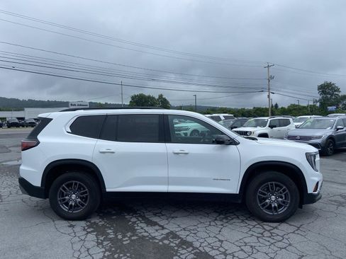Used 2025 GMC Acadia Elevation AWD/4WD image 6