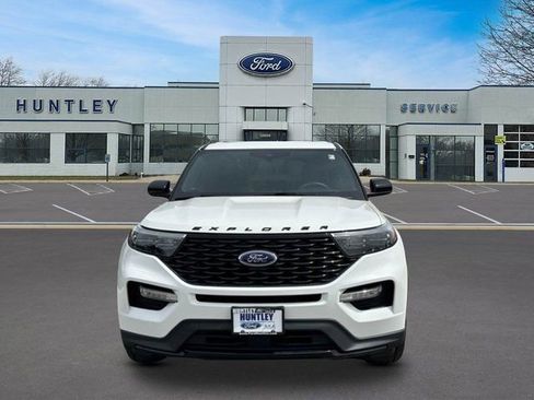 Used 2023 Ford Explorer ST-Line w/ Class IV Trailer Tow Package AWD/4WD image 2