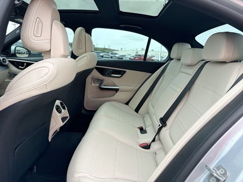 Used 2025 Mercedes-Benz C 300 4MATIC Sedan image 25