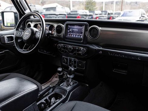 Used 2021 Jeep Wrangler Unlimited Sport image 32