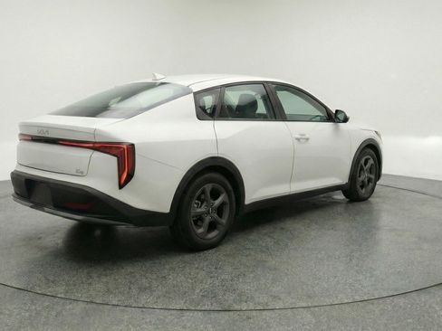 Used 2025 Kia K4 FWD image 9