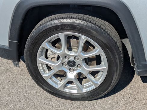 Used 2025 Jeep Compass Limited AWD/4WD image 14