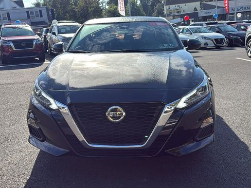 Certified 2022 Nissan Altima 2.5 SV image 2