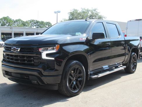 Used 2022 Chevrolet Silverado 1500 RST w/ Z71 Off-Road Package AWD/4WD image 3