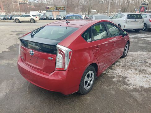 Used 2014 Toyota Prius Five image 6