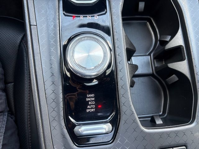 Used 2025 Jeep Wagoneer S Limited AWD/4WD image 17