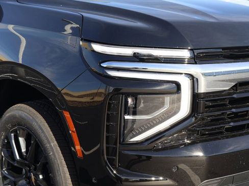 New 2026 Chevrolet Suburban LS image 3