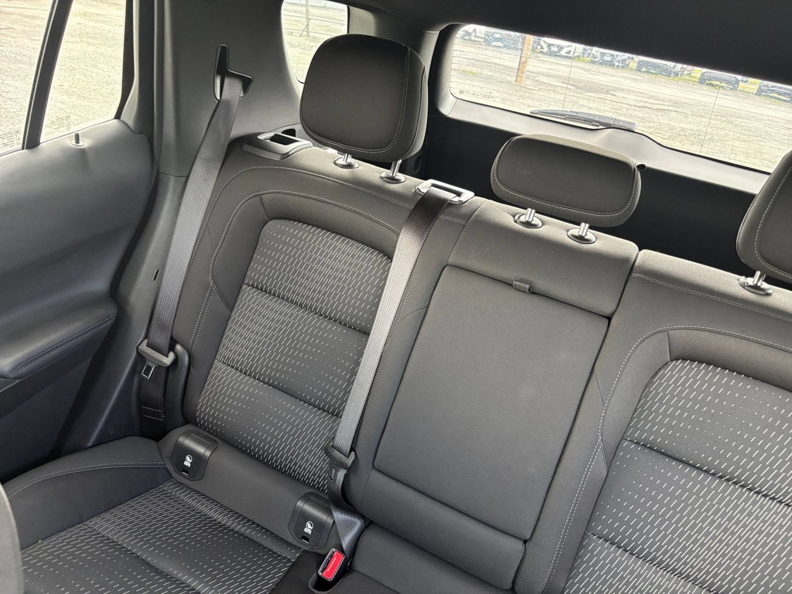 Used 2025 Chevrolet Equinox LT FWD image 36