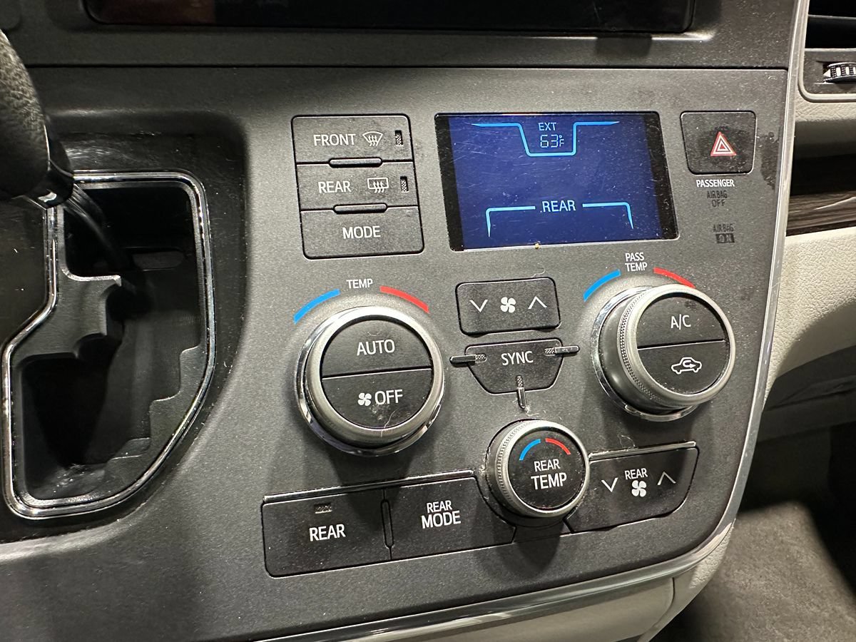 Used 2017 Toyota Sienna XLE w/ Protection Package AWD/4WD image 34