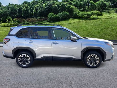Used 2026 Subaru Forester Premium AWD/4WD image 6