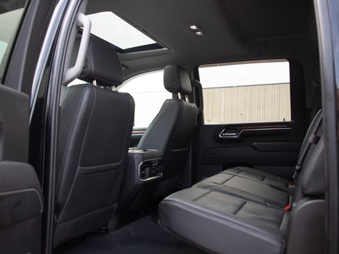 Used 2024 GMC Sierra 3500 Denali w/ Denali Reserve Package AWD/4WD image 19