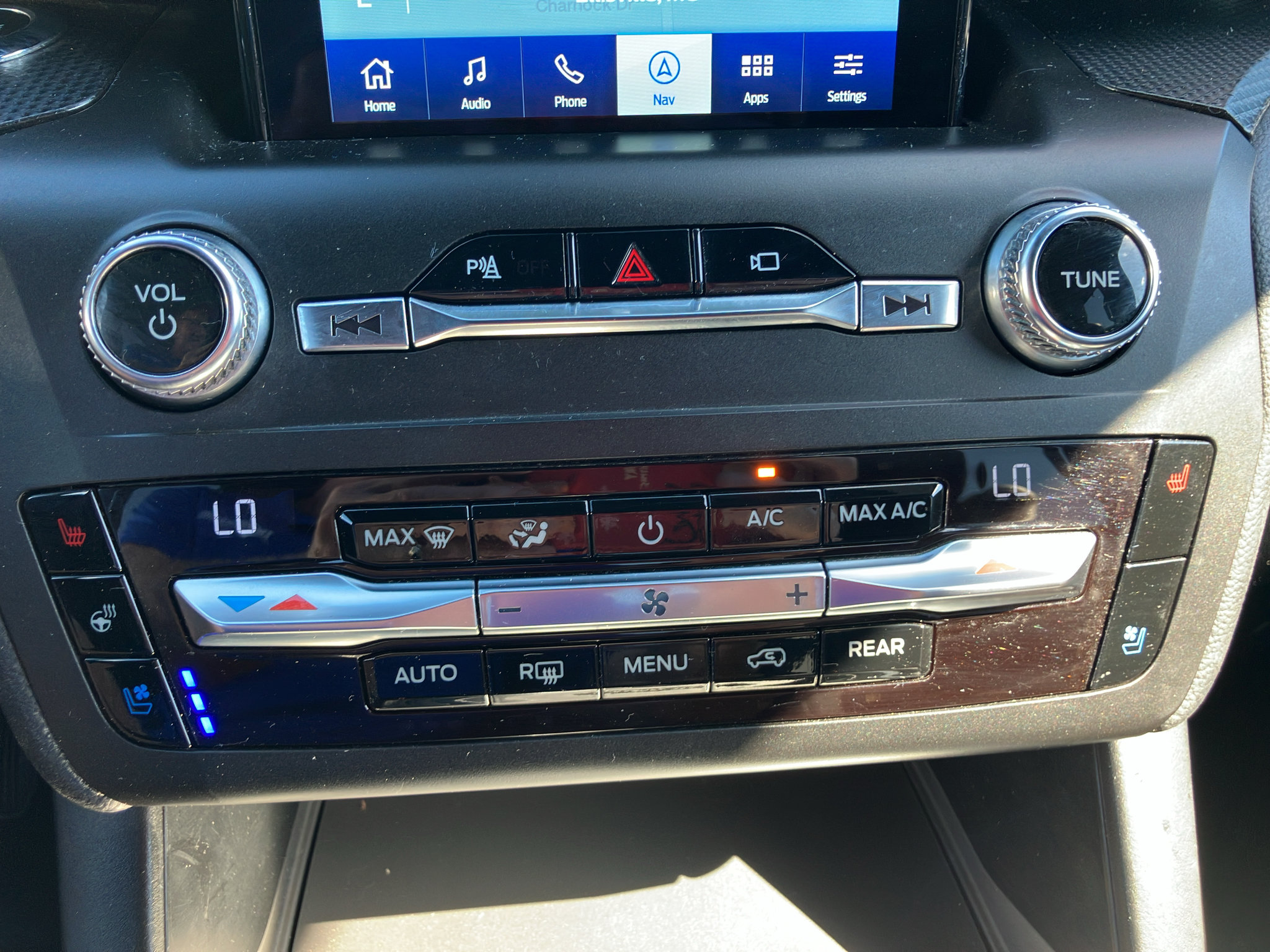 Used 2020 Ford Explorer ST w/ Premium Technology Package AWD/4WD image 18
