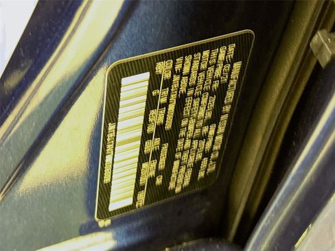 Used 2021 Nissan Rogue Sport S image 29