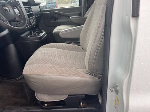 Used 2017 Chevrolet Express 3500 LT w/ LT Preferred Equipment Group RWD image 11