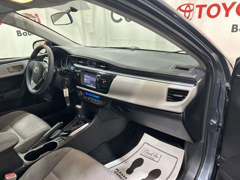 Used 2014 Toyota Corolla LE FWD image 12