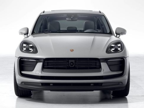 New 2026 Porsche Macan Base image 8