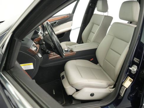Used 2012 Mercedes-Benz E 350 4MATIC Wagon image 32