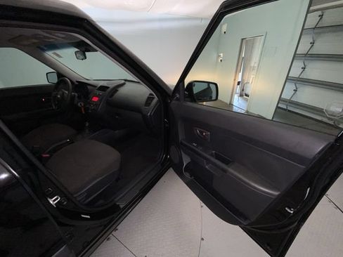Used 2013 Kia Soul FWD image 22