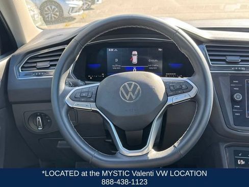 Certified 2022 Volkswagen Tiguan SE w/ Panoramic Sunroof Package AWD/4WD image 18