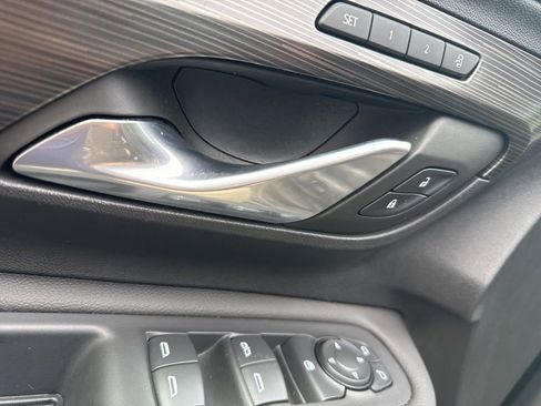 Used 2022 GMC Terrain SLT w/ LPO, Floor Liner Package image 12