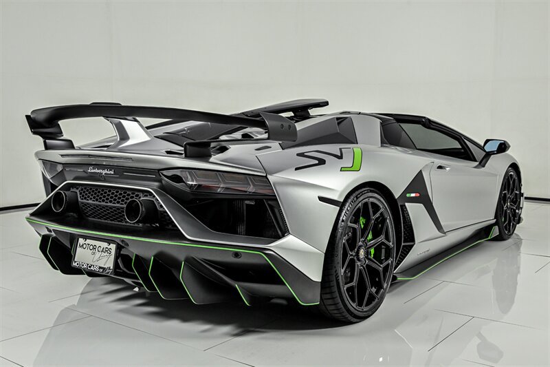Used 2020 Lamborghini Aventador SVJ AWD/4WD image 28