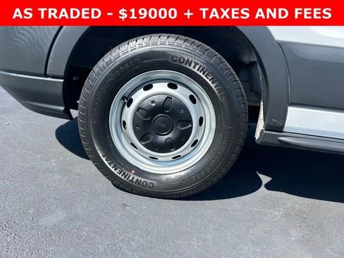 Used 2018 Ford Transit 250 148 Medium Roof RWD image 9