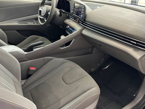 Used 2023 Hyundai Elantra SEL FWD image 27