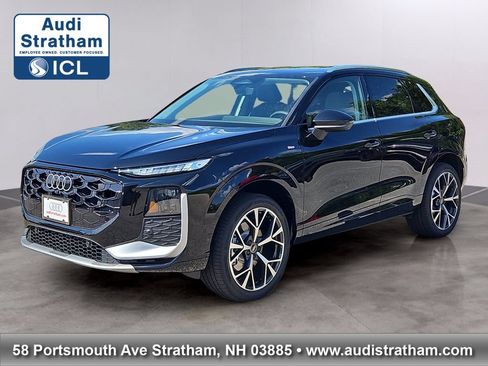 New 2026 Audi Q3 quattro 2.0T AWD/4WD image 1