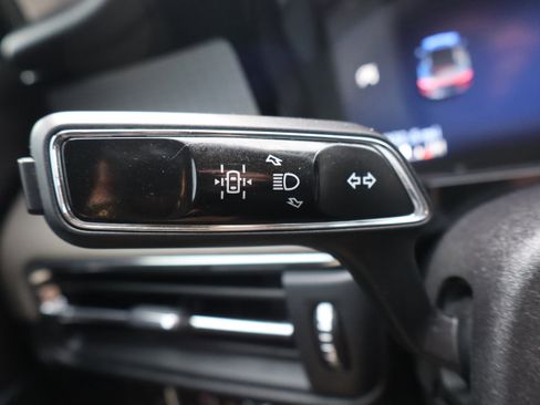 Used 2024 Lincoln Corsair Premiere w/ Rear Removable Package Tray image 16