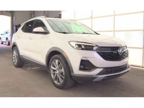 Used 2020 Buick Encore GX Essence w/ Experience Buick Package AWD/4WD image 2