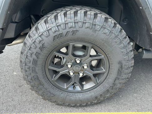 Used 2025 Jeep Wrangler Sport AWD/4WD image 24