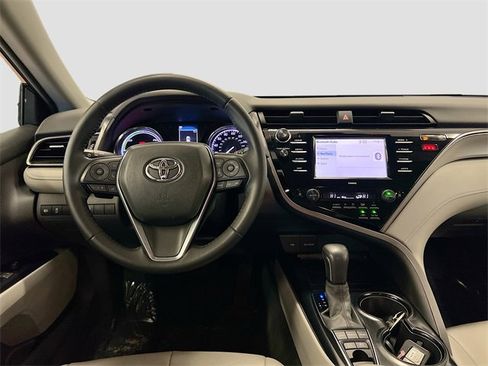 Used 2020 Toyota Camry SE image 22