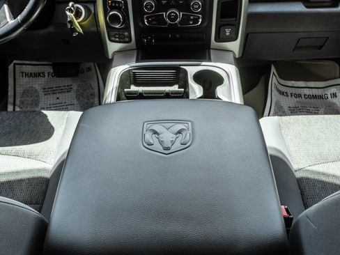 Used 2016 RAM 1500 Classic SLT w/ SLT Plus D←cor Group AWD/4WD image 11