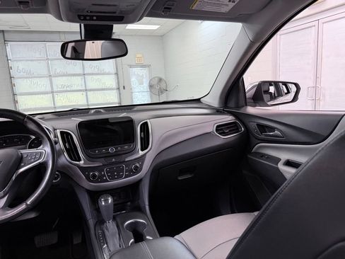 Used 2020 Chevrolet Equinox Premier AWD/4WD image 32