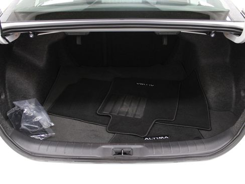 Used 2025 Nissan Altima 2.5 S FWD image 19