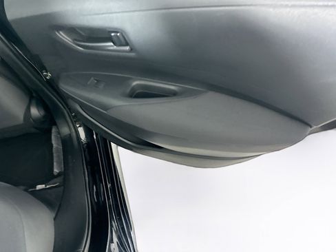 Used 2025 Toyota Corolla LE image 28