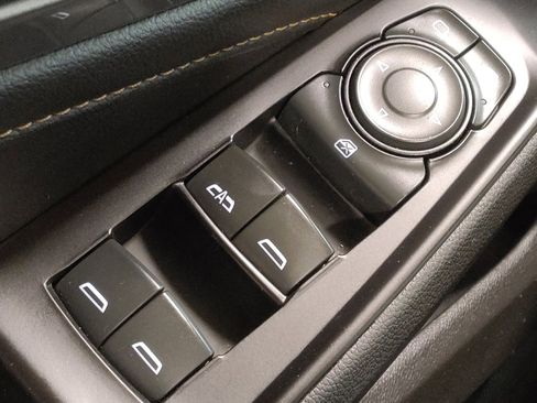 Used 2019 Chevrolet Traverse LT image 27