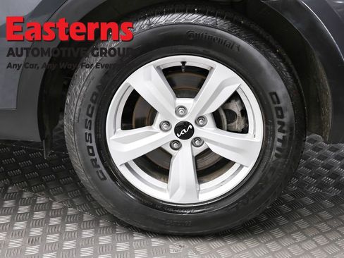 Used 2024 Kia Sorento LX image 8