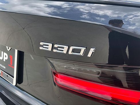 Used 2023 BMW 330i Sedan w/ M Sport Package RWD image 9