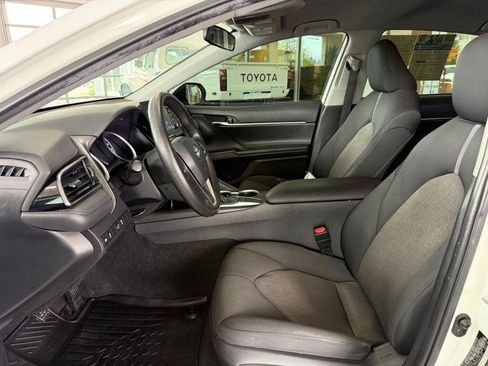 Used 2022 Toyota Camry LE FWD image 15