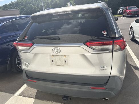 Used 2019 Toyota RAV4 XLE Premium w/ Cold Weather Package AWD/4WD image 43
