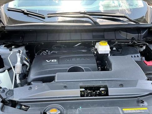 Used 2023 Nissan Pathfinder Platinum w/ Cargo Package AWD/4WD image 10