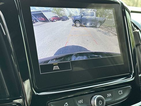 Used 2023 Chevrolet Traverse LT FWD image 22