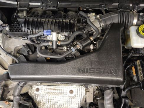 Used 2019 Nissan Rogue SV image 30