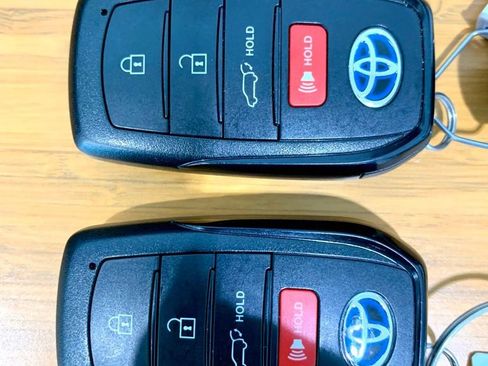 Used 2022 Toyota Venza XLE AWD/4WD image 47