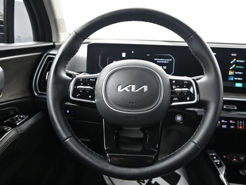 Certified 2025 Kia Sorento SX AWD/4WD image 35